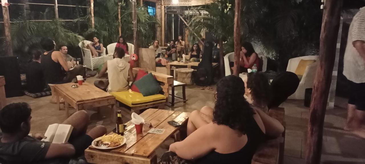 Red Monkeys Hostel 아람볼 외부 사진