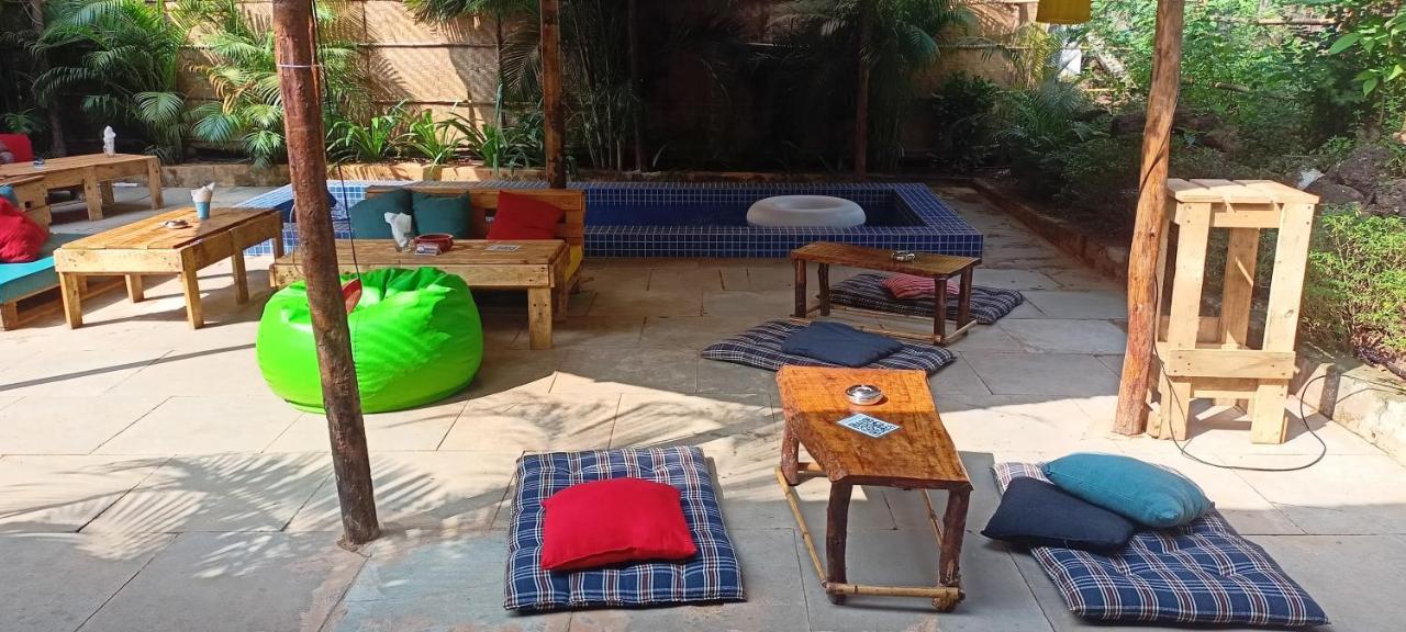 Red Monkeys Hostel 아람볼 외부 사진